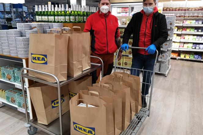 Wspaniały gest! Pracownicy IKEA Katowice przygotowali posiłki dla medyków walczących ze skutkami pandemii