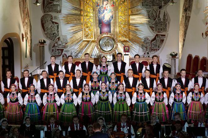 Występ zespołu Mazowsze w Starachowicach