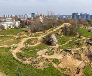 Tor kolarski do dirt jumpingu i kolarstwa górskiego, park im. Cichociemnych Spadochroniarzy AK