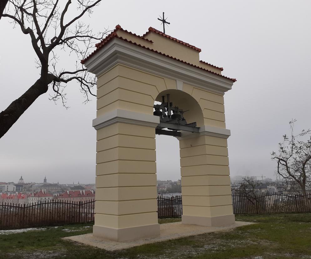 Zabytkowa dzwonnica przy kościele św. Mikołaja w Lublinie