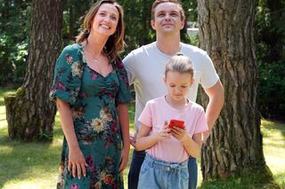 Barwy szczęścia, odcinek 3078: Marysia (Nina Szumowska), Hubert (Marek Molak), Asia (Anna Gzyra)