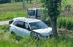 Zderzenie trzech pojazdów w Starym Opolu. Dwie osoby trafiły do szpitala