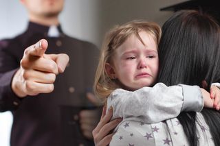 Jej malutkie dziecko płakało na mszy. Ludzie nie wytrzymali, ksiądz zabrał głos
