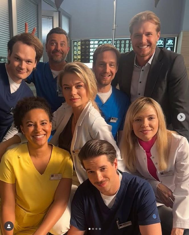 Na dobre i na złe nowy sezon. Maks (Tomasz Ciachorowski), Michał (Mateusz Janicki), Agata (Emilia Komarnicka), Tadek (Maricn Urbanke), Dominika (Paulina Gałązka), Maria (Sylwia Achu), Tomaszek (Antoni Sałaj), Borys (Marcin Zacharzewski) na planie