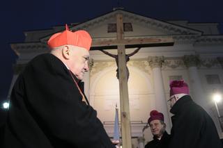 Centralna Droga Krzyżowa przeszła ulicami stolicy. „Było ponad 10 tysięcy ludzi”