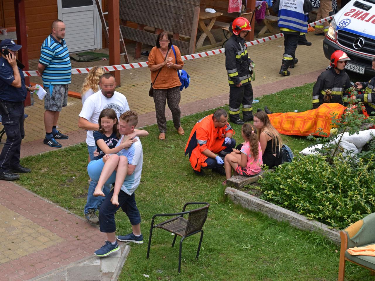 Zarwał się balkon pod kolonistami