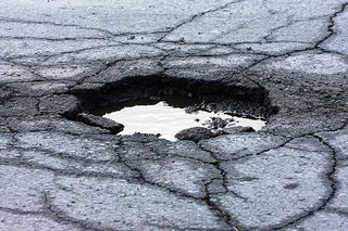 Drogowcy w akcji! Miasto naprawia ulice