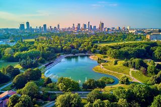 Najpiękniejszy park na świecie znajduje się w Warszawie? Ten Central Park wygląda jak z bajki Disneya