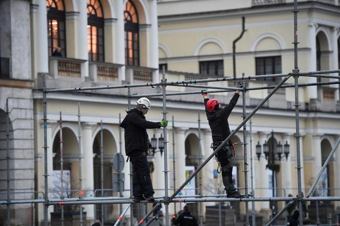 Finał WOŚP 2023. Budowa sceny w Warszawie