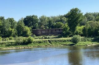 Zamek Dybowski - widok z Mostu im Józefa Piłsudskiego