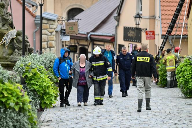 Dynamiczna sytuacja powodziowa. Rzeka Nysa Kłodzka zalała Kłodzko, 15 bm