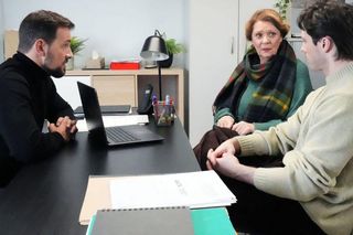 Barwy szczęścia, odcinek 3254: Józefina nie odzyska odnalezionej biżuterii! Policja zarekwiruje jej rodowe klejnoty