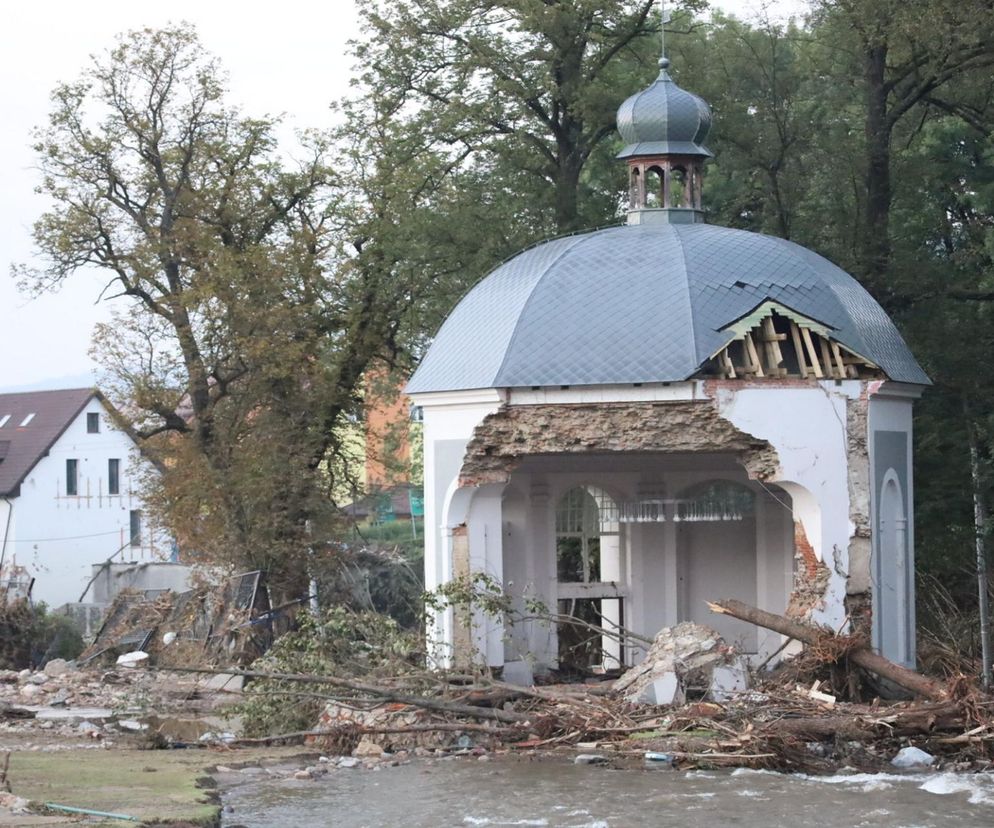 Dotarliśmy do odciętego od świata Stronia Śląskiego. Wstrząsający obraz zniszczeń. 