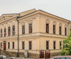 To największe miasto w Małopolsce bez kolei. Mieszkańcy wciąż czekają na pierwszy pociąg