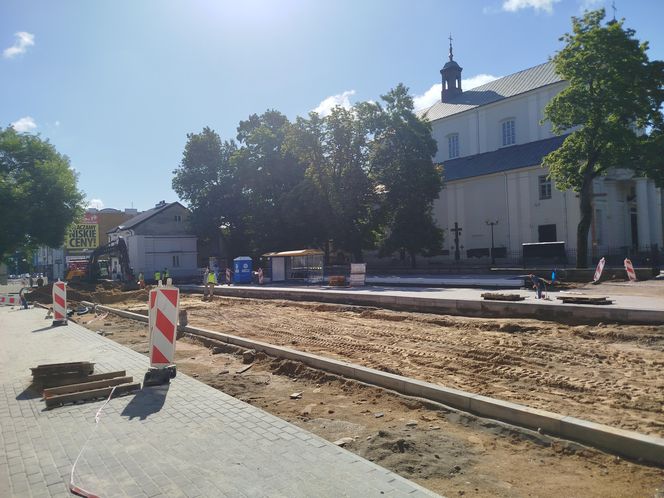 Rozkopanie dużego skrzyżowania odsłoniło fragmenty historii miasta Siedlce