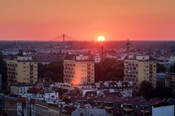 Wrocław w promieniach zachodzącego słońca prezentuje się wyjątkowo malowniczo