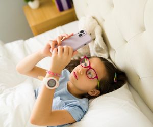 Jedna godzina dziennie przed ekranem? Sprawdź, jak to wpływa na wzrok 