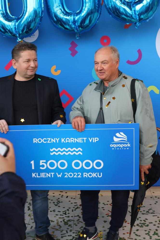 Pan Andrzej półtoramilionowym klientem aquaparku przy Borowskiej