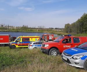 Śmiertelny wypadek pod Gnieznem. 42-latek wjechał autem do jeziora Kocim