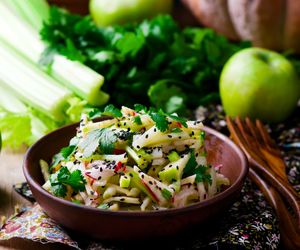 Surówka z selera naciowego z jabłkiem - świeża i mega prosta!