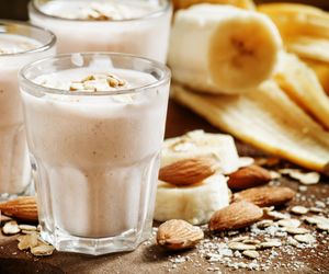Bananowo-migdałowe smoothie idealnie orzeźwia. Wystarczą cztery składniki