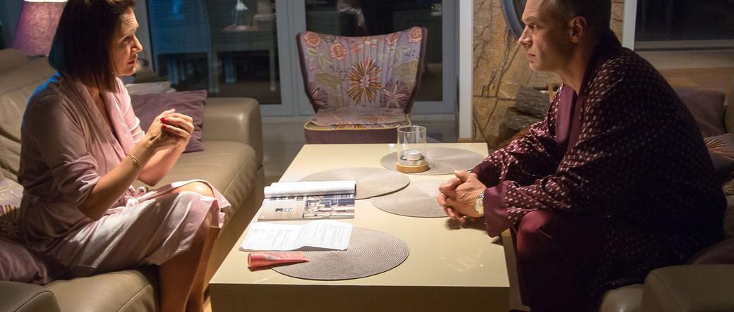 Na dobre i na złe odcinek 694, Kasia Smuda (Ilona Lewandowska), Falkowicz (Michał Żebrowski)