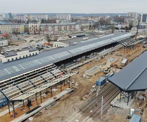 Modernizacja Rail Baltica: Stacja Białystok, widok na budowe zadaszenia 