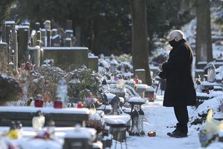 Jarosław Kaczyński odwiedził symboliczny grób brata