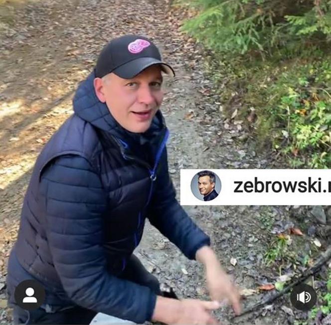 Michał Żebrowski postanowił napić się wody prosto ze strumyka