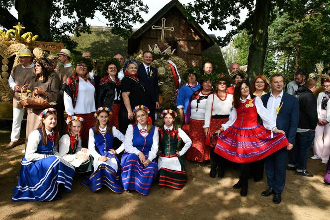 Dożynki wojewódzkie w Olsztynku 2024. Tłumy na wydarzeniu. „To był trudny rok” [ZDJĘCIA]