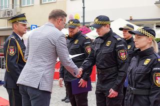 Białystok. Funkcjonariusze Straży Miejskiej otrzymali awanse na wyższe stanowiska [ZDJĘCIA]