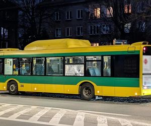 Ktoś strzelił do jadącego autobusu w Tychach. Policja prosi o pomoc w jego odnalezieniu