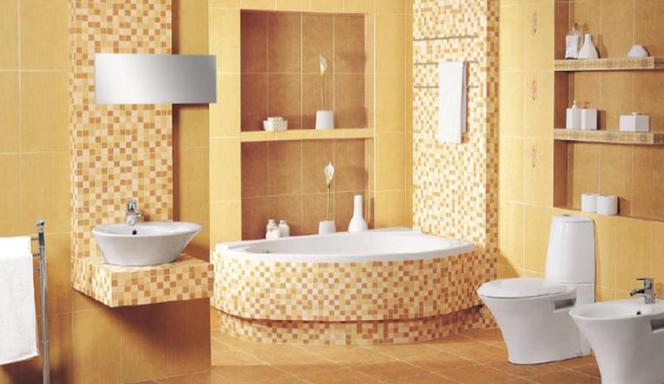 Subtelna łazienka z mozaiką w ciepłych kolorach