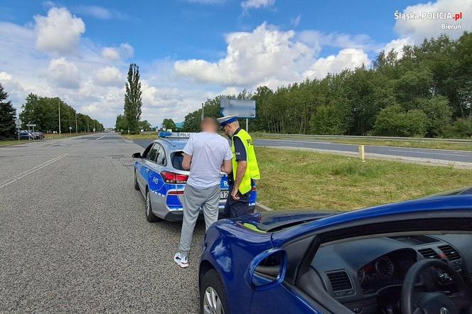 Policjanci z Bierunia śledzą zachowania kierowców na skrzyżowaniach