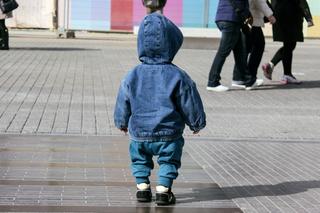 Szok! 1,5-roczny Adaś wyszedł ze żłobka i błąkał się sam po ulicy. To się stało w wyniku zamieszania