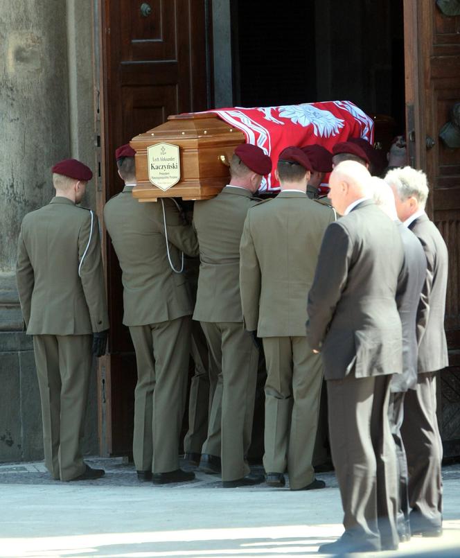 Rocznica pogrzebu Lecha i Marii Kaczyńskich na Wawelu