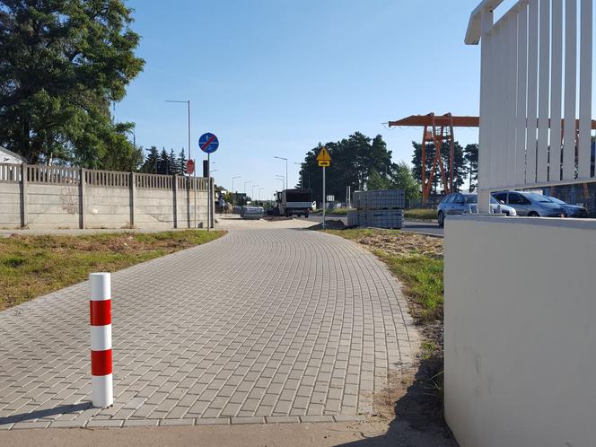 Do tunelu pod torami koło Okrężnej po twardym