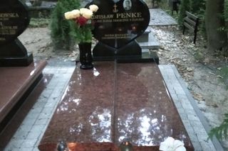 Pan Zdzisław został zagryziony na śmierc przez psy w składzie opału