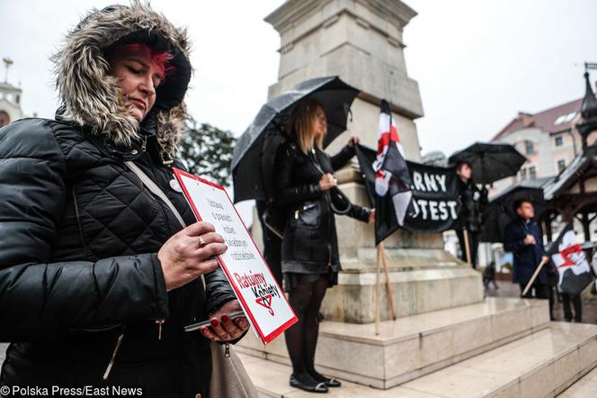 Czarny Wtorek. Kobiety strajkują w rocznicę Czarnego Protestu
