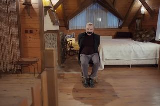 Miłość i nadzieja. Suat traci przytomność po ciosie zadanym przez Yildiz!