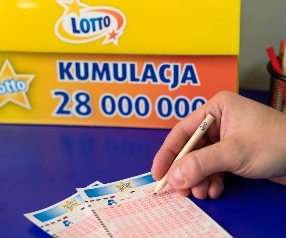 Główna wygrana w Lotto. Nowy milioner w mieście. Ta kolektura to istny fenomen. Tu padają same szóstki