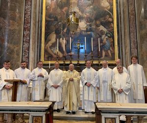Abp Jędraszewski w bazylice św. Piotra: Moc ducha św. Jana Pawła II zmieniła niejedno ludzkie serce