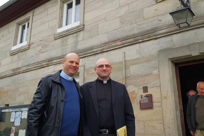 Bieg, album, znaczek oraz msza święta - uroczystości na 900-lecie kapituły kolegiackiej 