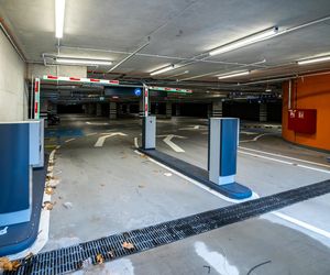 Nowy parking na Placu Powstańców Warszawy