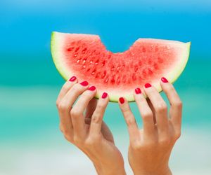 Hybryda na paznokciach. Jak zdjąć hybrydę w domu i w salonie manicure?