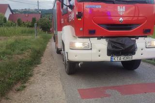 Groza na przejeździe kolejowym w Zborowicach! Auto uderzyło w nadjeżdżający pociąg