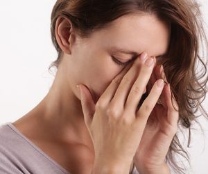 Zatkany nos – 13 możliwych przyczyn i sposoby leczenia