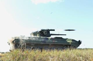 Ukraiński BMP-1TS odpala pocisk przeciwpancerny Barier-W