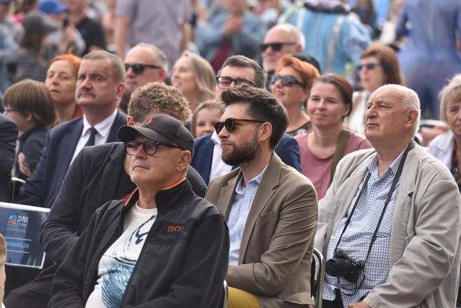 Kolorowa parada na otwarcie Dni Torunia. Przeszła przez serce toruńskiej starówki