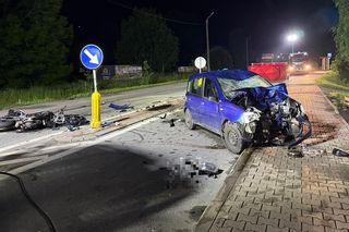 Motocyklista huknął w osobówkę pod Rzeszowem! 56-latek zginął na miejscu